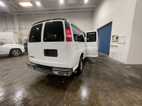 Used 2017 Chevrolet Express 3500 LT w/ LT Preferred Equipment Group image 4