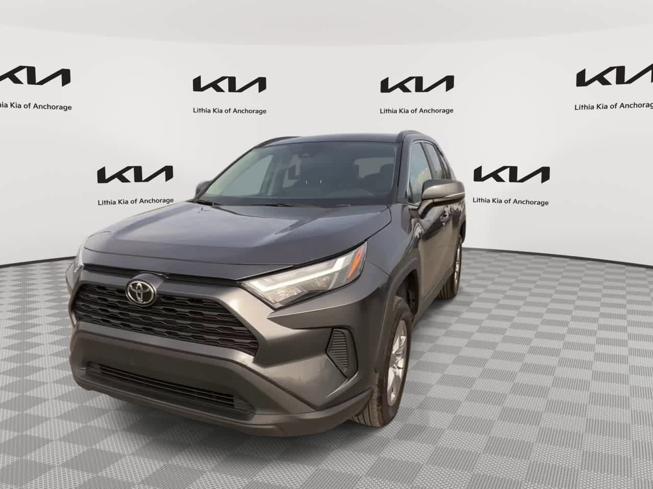 Used 2025 Toyota RAV4 XLE AWD/4WD image 3