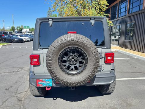 Used 2020 Jeep Wrangler Unlimited Rubicon AWD/4WD image 4