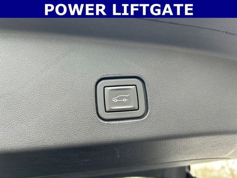 Used 2024 Cadillac Lyriq Sport image 18