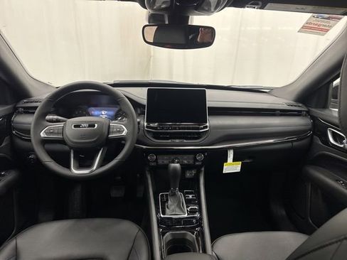 New 2026 Jeep Compass Latitude image 7