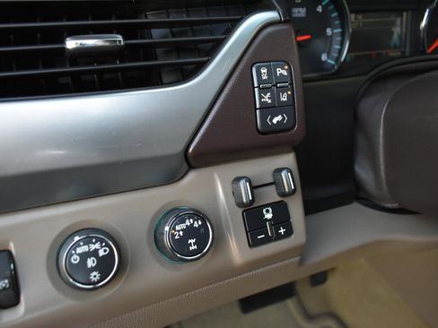 Used 2015 Chevrolet Suburban LTZ image 46