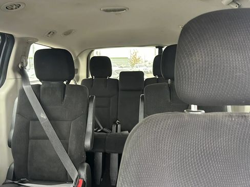 Used 2015 Dodge Grand Caravan SE w/ Quick Order Package 29E SE FWD image 12