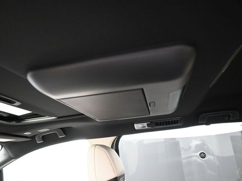 Certified 2025 Toyota Sienna Platinum image 21