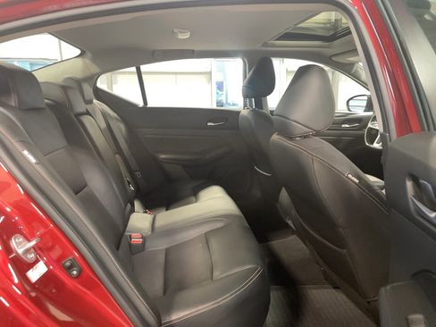 Used 2021 Nissan Altima 2.5 SR w/ SR Premium Package image 22