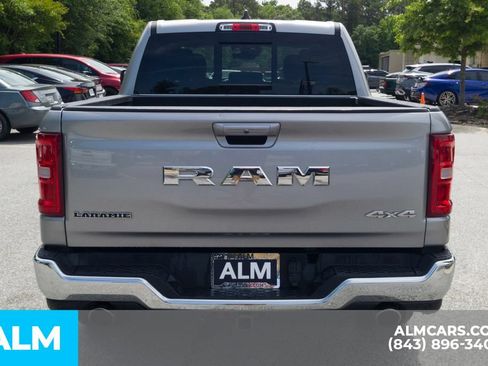 Used 2025 RAM 1500 Laramie AWD/4WD image 6