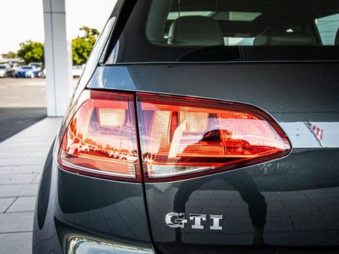 Used 2015 Volkswagen GTI Autobahn image 14