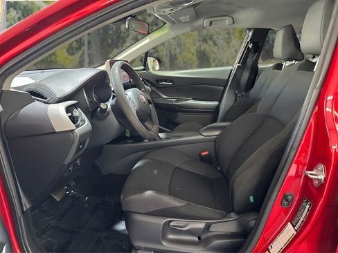 Used 2020 Toyota C-HR LE FWD image 9