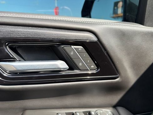 Used 2026 GMC Yukon AT4 Ultimate AWD/4WD image 6