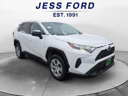 Used 2024 Toyota RAV4 LE image 7