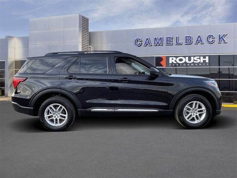 Certified 2025 Ford Explorer Active image 6