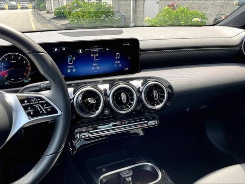 Used 2026 Mercedes-Benz CLA 250 4MATIC image 6