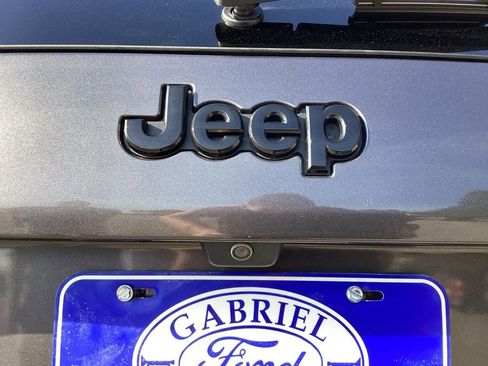 Used 2019 Jeep Cherokee Latitude Plus image 16