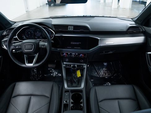 Used 2024 Audi Q3 2.0T Premium Plus w/ Premium Plus Package image 9