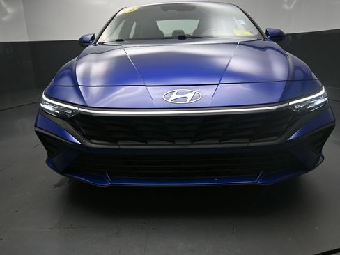 Used 2024 Hyundai Elantra SEL FWD image 28