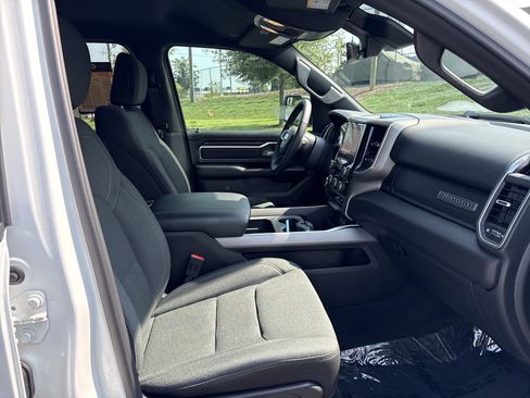 Used 2025 RAM 1500 Big Horn AWD/4WD image 24
