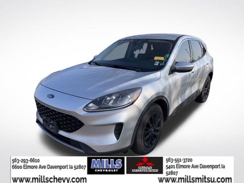 Used 2020 Ford Escape SE image 1
