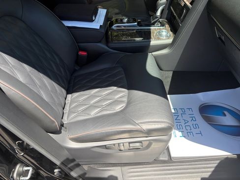 Certified 2023 Nissan Armada Platinum w/ Captain's Chairs Package AWD/4WD image 32