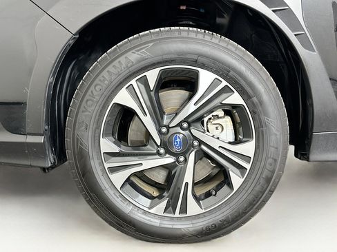 Used 2024 Subaru Crosstrek 2.0i Premium image 11