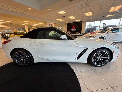 Used 2019 BMW Z4 sDrive30i w/ Convenience Package RWD image 4
