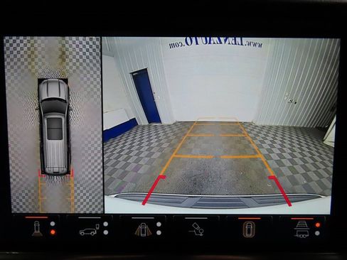 Used 2024 GMC Yukon XL Denali Ultimate image 18