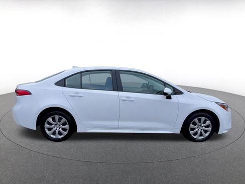 Used 2025 Toyota Corolla LE image 16