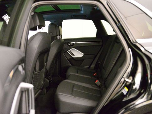 Certified 2022 Audi Q3 2.0T Premium w/ Convenience Package image 11