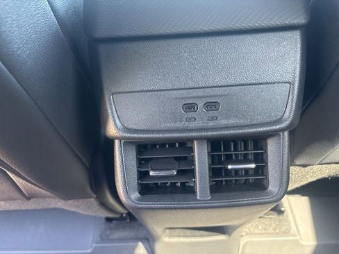 New 2026 Chevrolet Equinox LT w/ Convenience Package II FWD image 40