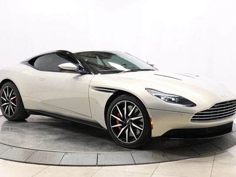 Used 2017 Aston Martin DB11 V12 RWD image 94