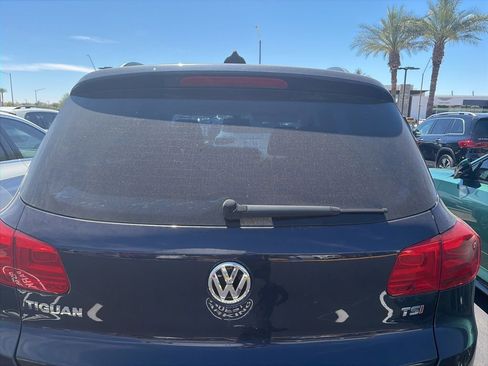 Used 2016 Volkswagen Tiguan S image 6