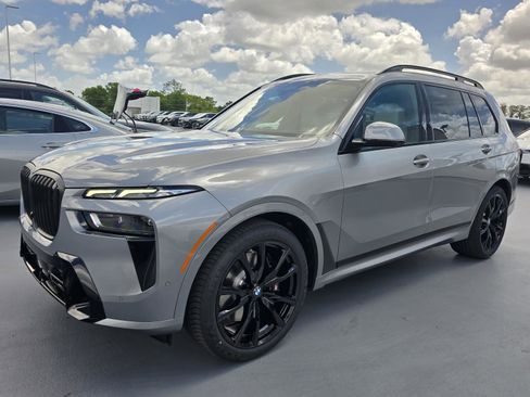 New 2026 BMW X7 xDrive40i w/ M Sport Package image 7