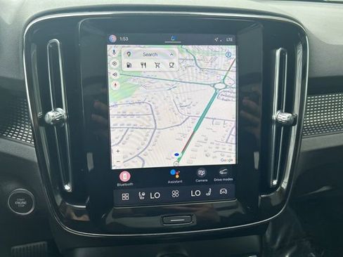 Certified 2025 Volvo XC40 B5 Plus image 22