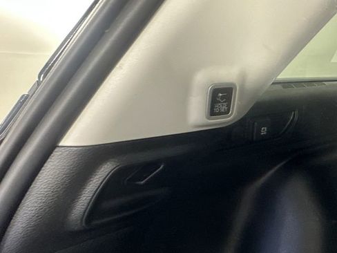 Certified 2023 Jeep Grand Cherokee Limited w/ Black Appearance Package image 8