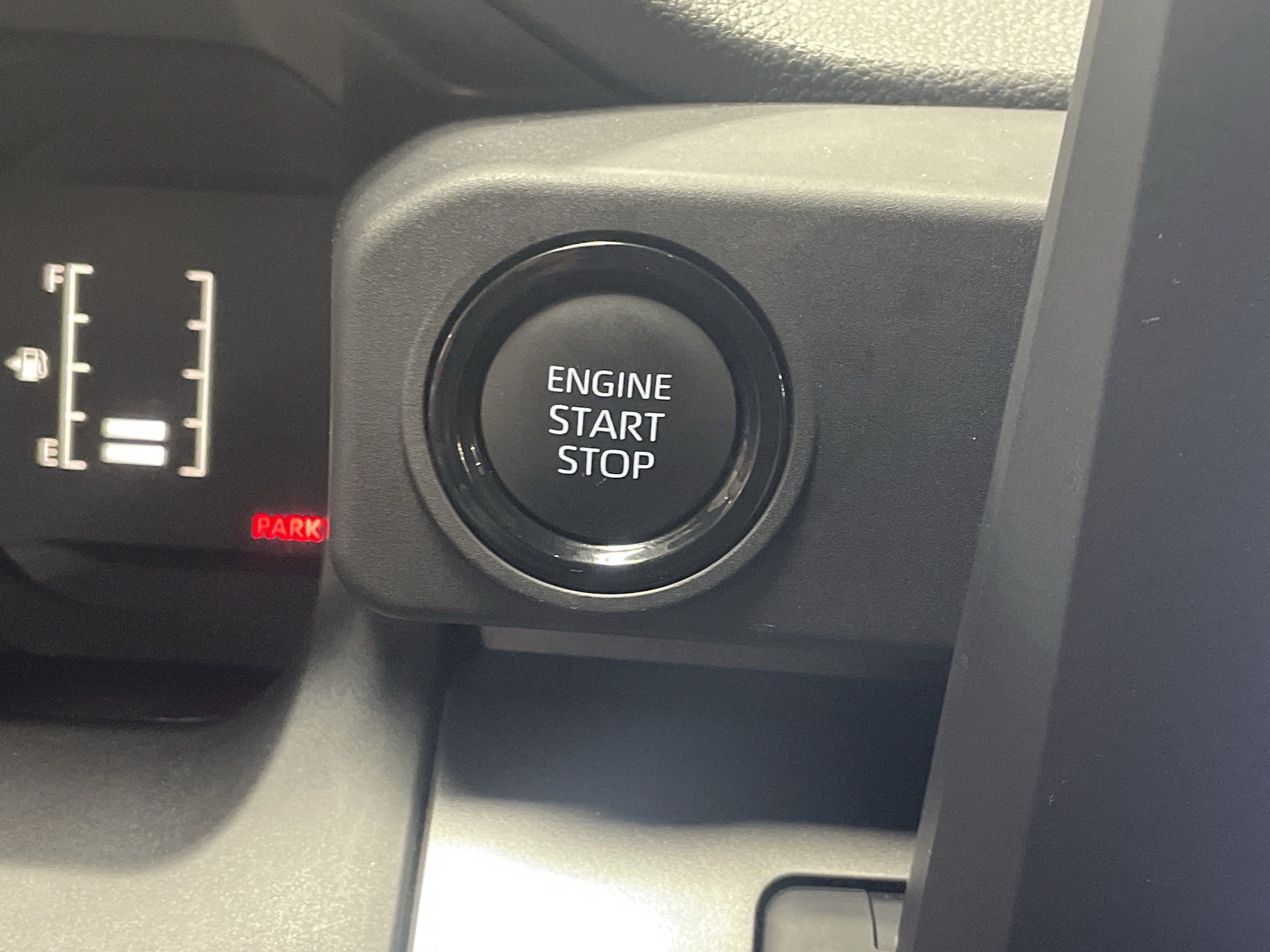 Used 2025 Toyota Tacoma SR5 AWD/4WD image 17