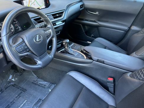 Used 2019 Lexus UX 200 w/ Premium Package image 11