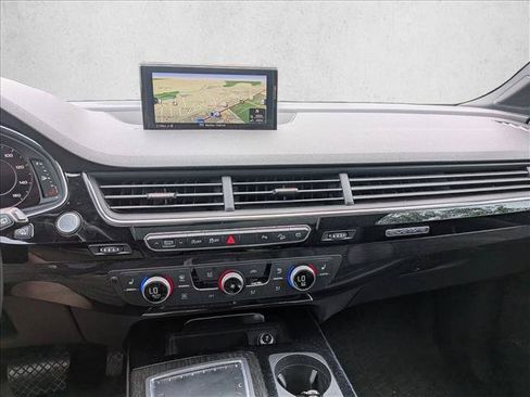 Used 2019 Audi Q7 3.0T Premium Plus w/ Premium Plus Package AWD/4WD image 12