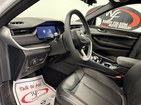 New 2025 Jeep Grand Cherokee L Limited image 11