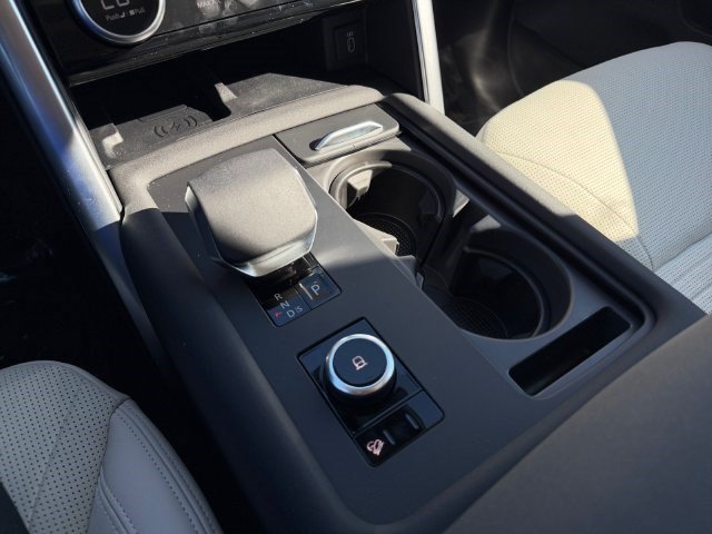 New 2026 Land Rover Discovery S AWD/4WD image 19