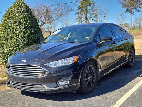 Used 2019 Ford Fusion SE w/ Equipment Group 151A image 3