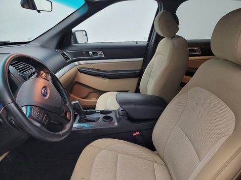 Used 2017 Ford Explorer XLT image 17