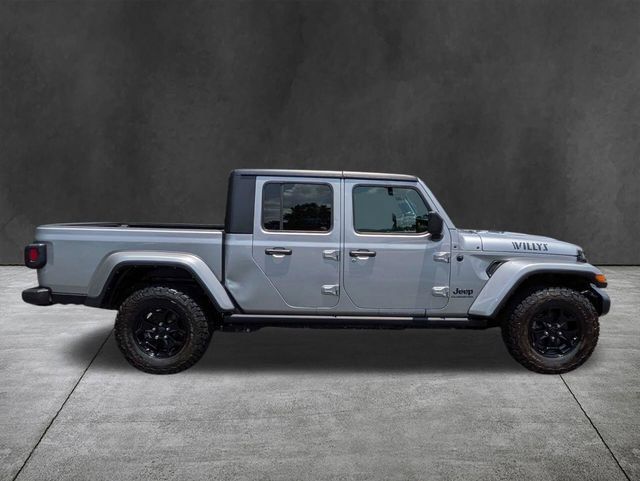 Used 2021 Jeep Gladiator Overland AWD/4WD image 4