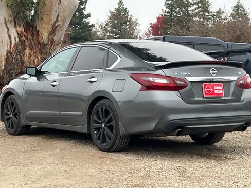 Used 2017 Nissan Altima 2.5 SR w/ Midnight Edition Package image 7