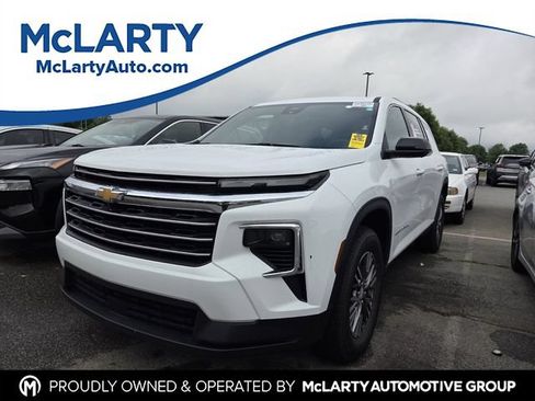 Used 2024 Chevrolet Traverse LT FWD image 1