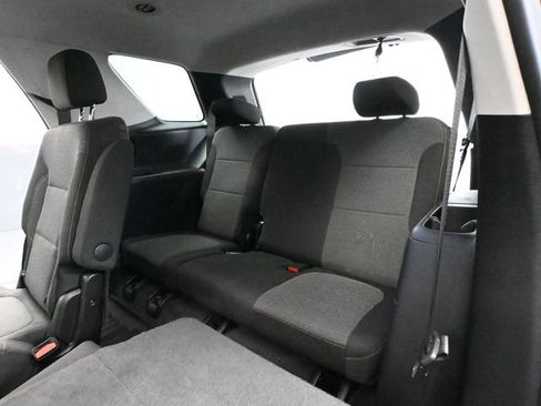 Used 2021 Chevrolet Traverse LT FWD image 38