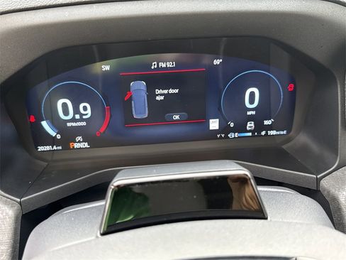 Used 2025 Ford Explorer Platinum w/ LUX Leather Package image 27