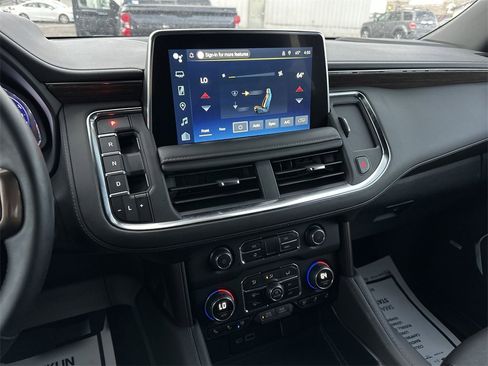 Used 2024 Chevrolet Suburban High Country image 18