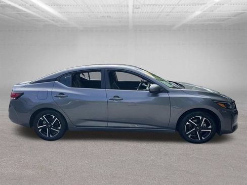 Used 2024 Nissan Sentra SV FWD image 5