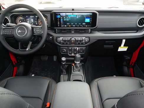 New 2025 Jeep Gladiator Sport image 9