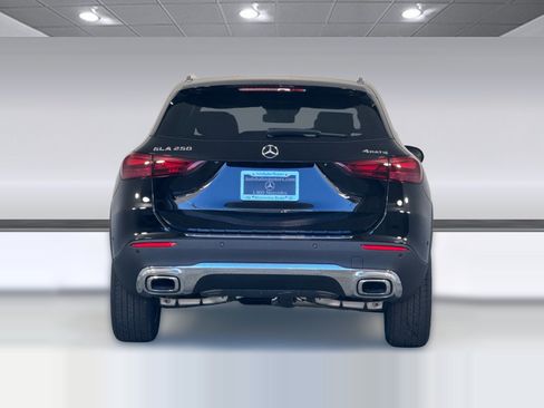 Used 2025 Mercedes-Benz GLA 250 4MATIC image 9