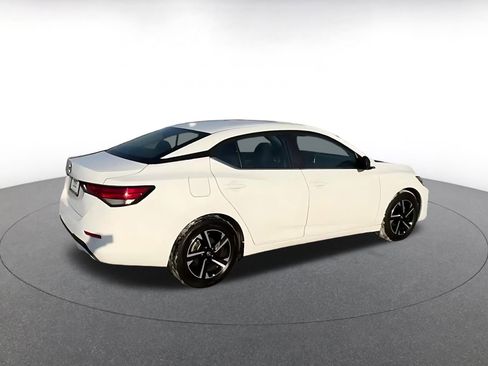 Used 2025 Nissan Sentra SV image 14